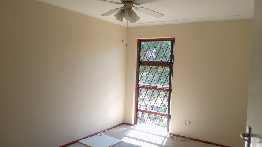 To Let 3 Bedroom Property for Rent in Pinelands Western Cape